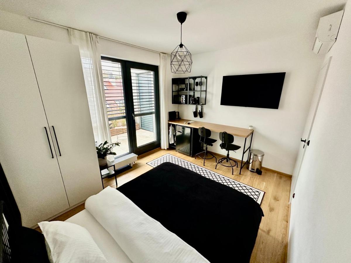 Room B 502 Прага Екстер'єр фото